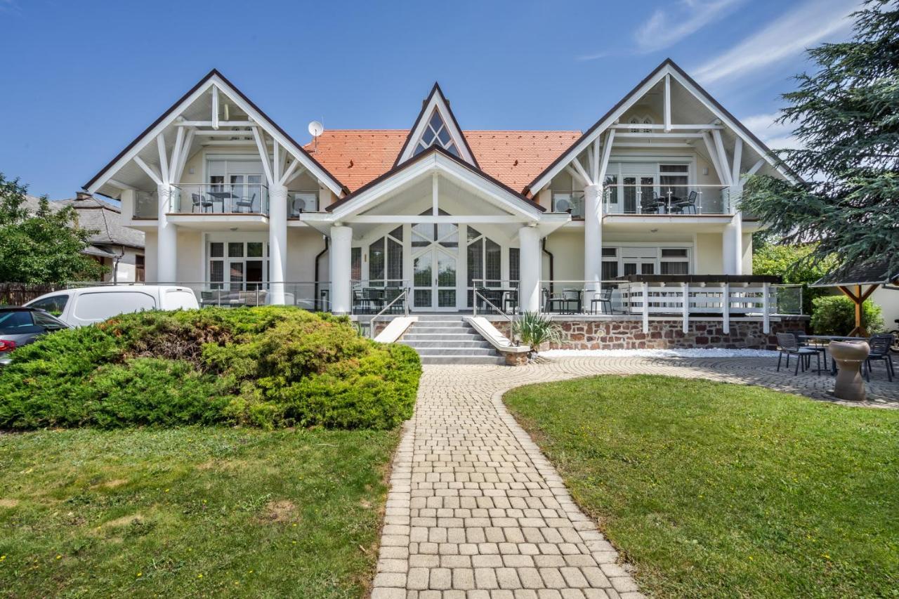 Hotel Clariss Балатональмади Экстерьер фото